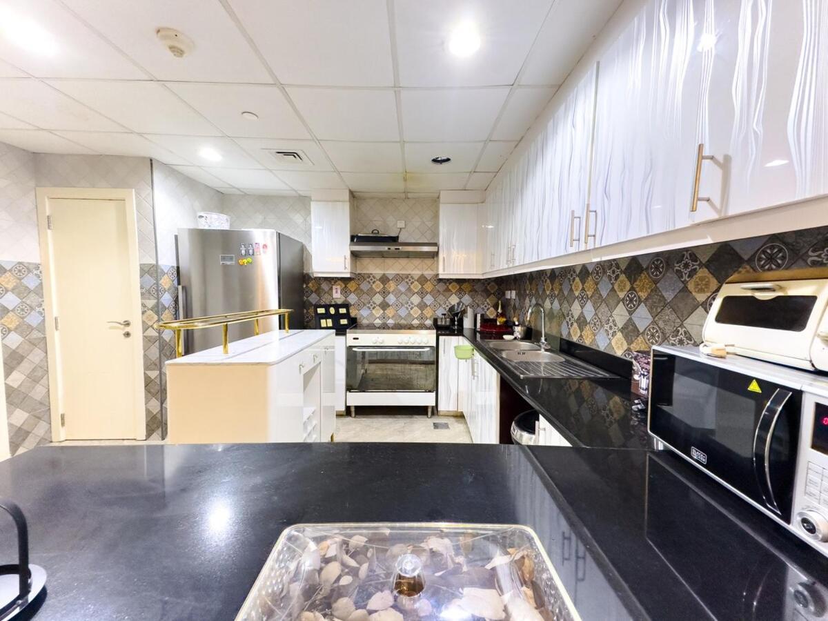 Apartment Modern Marina Escape 3br Family Retreat At Jbr Dubai