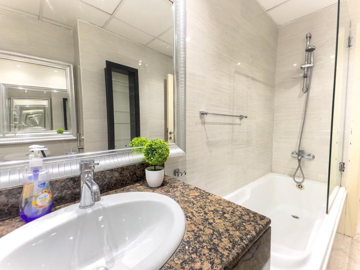 Modern Marina Escape 3br Family Retreat At Jbr Dubai